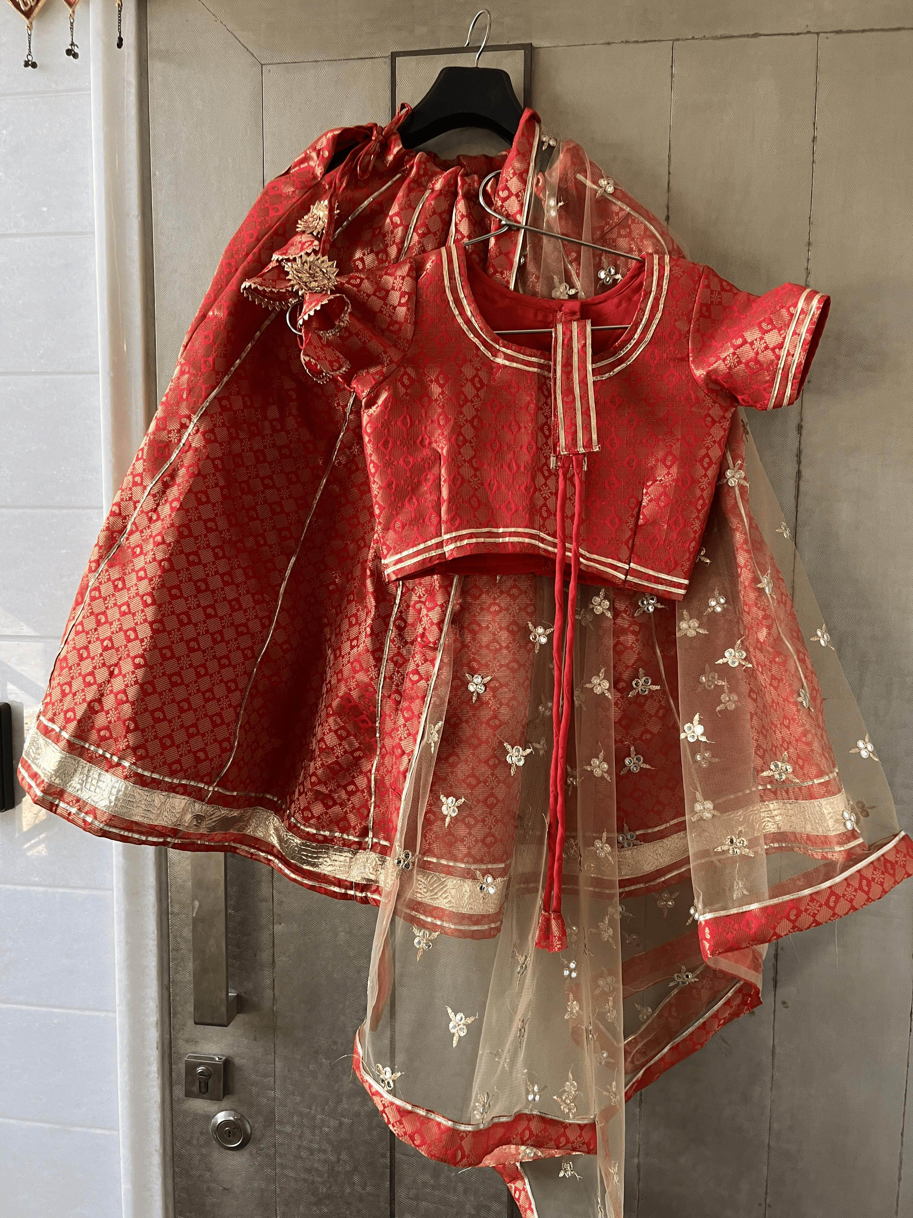 Premium Art Silk/Jacquard (Lehenga & Blouse), Soft Net (Dupatta)